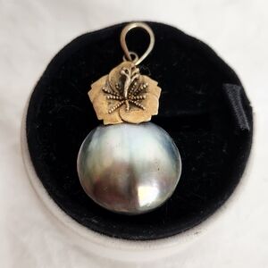 Gold Black Tahetian Pearl Pendant